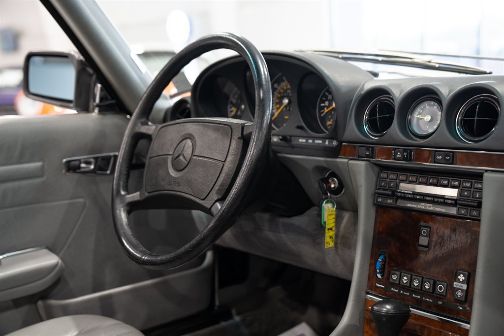 1986 Mercedes-Benz 560 Series 59