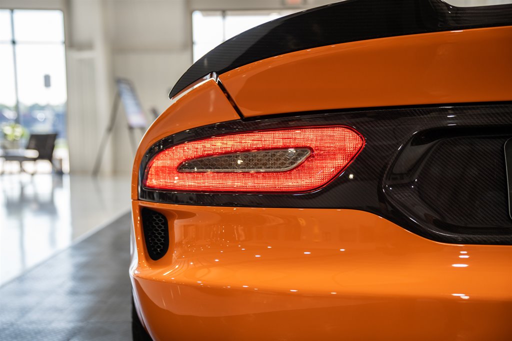 2014 Dodge Viper 36