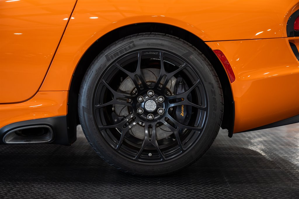 2014 Dodge Viper 41