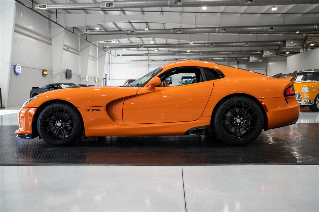 2014 Dodge Viper 2