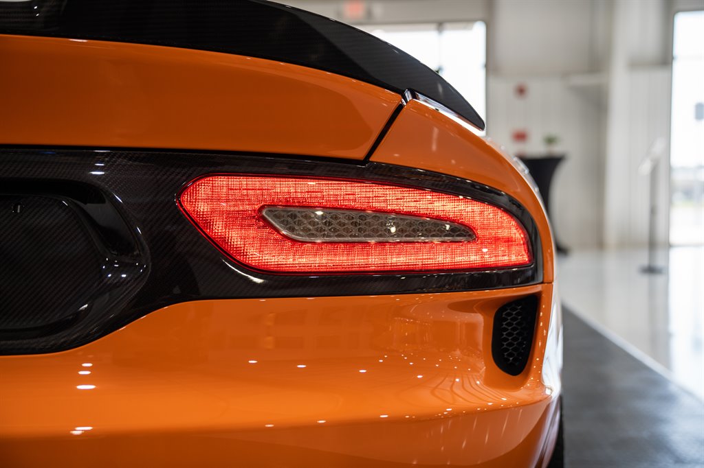 2014 Dodge Viper 37