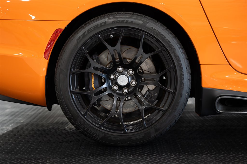 2014 Dodge Viper 39