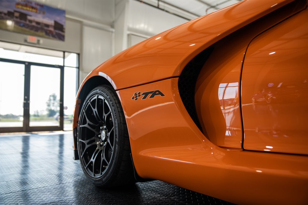 2014 Dodge Viper 25