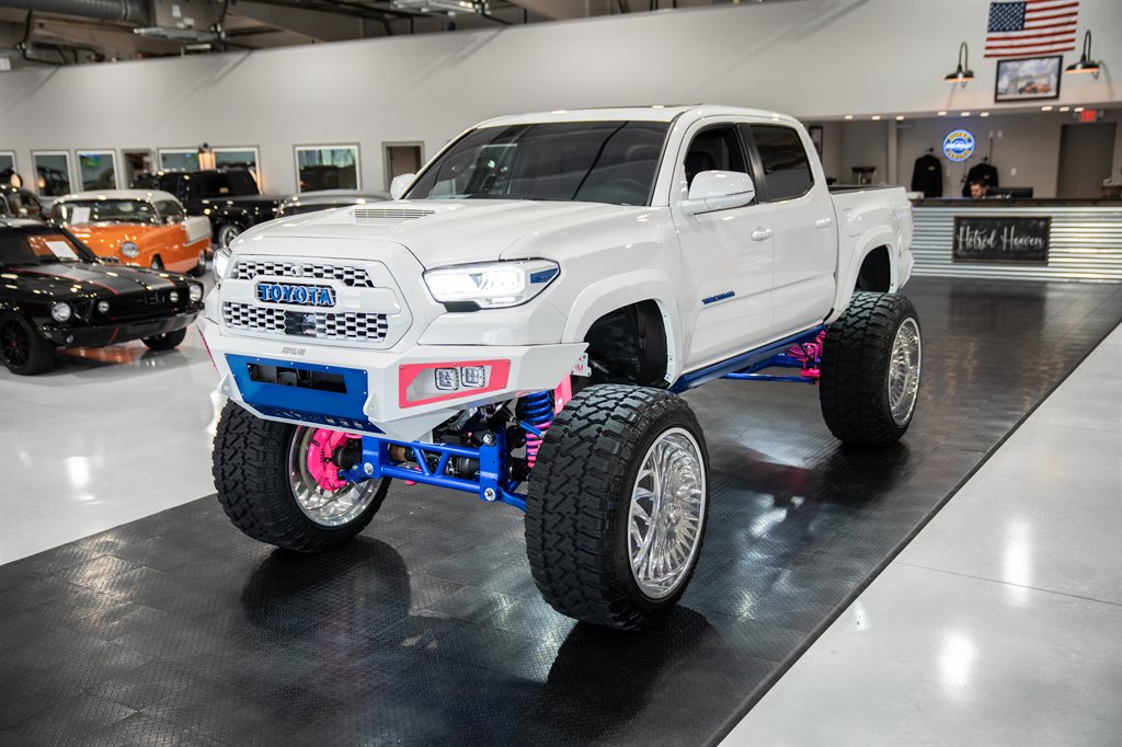 2023 Toyota Tacoma 2