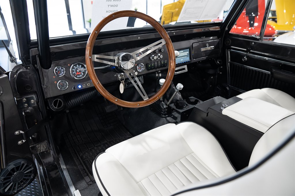 1973 Ford Bronco 24