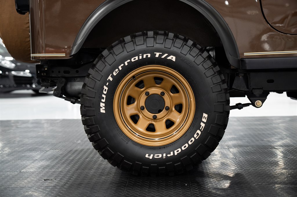 1979 Jeep CJ-7 Golden Eagle 38