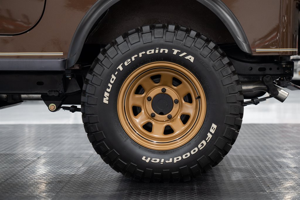 1979 Jeep CJ-7 Golden Eagle 40