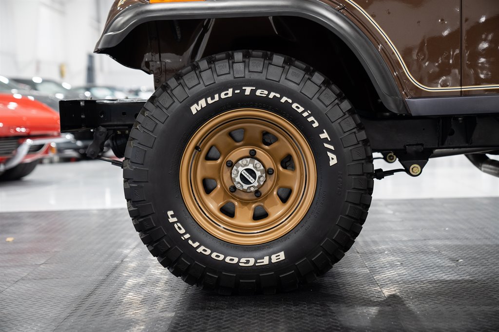 1979 Jeep CJ-7 Golden Eagle 39
