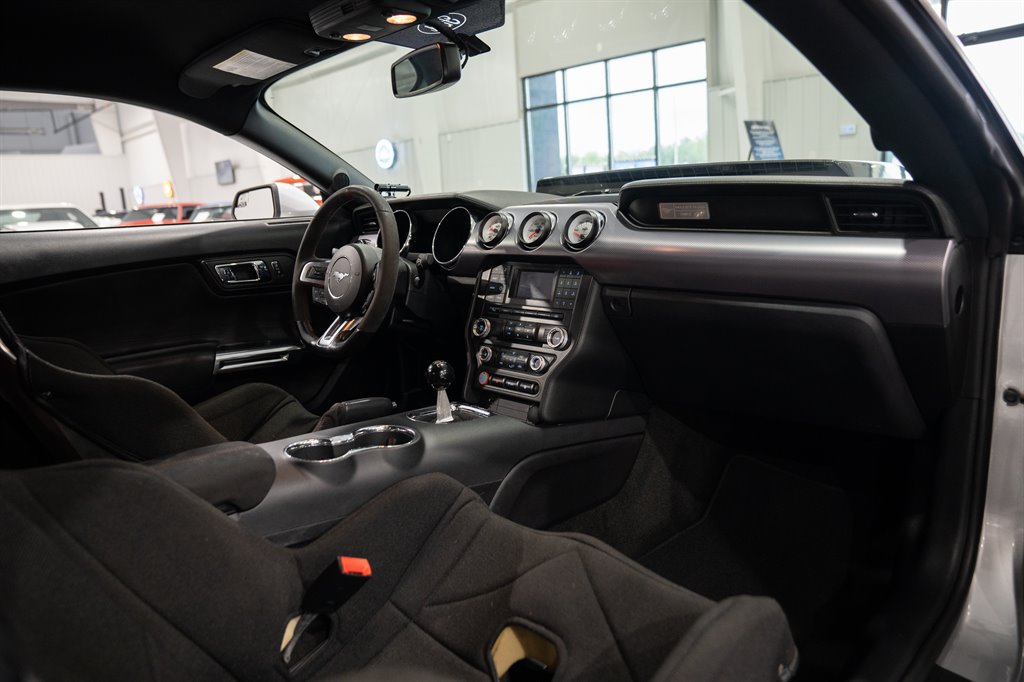 2016 Ford Mustang 63