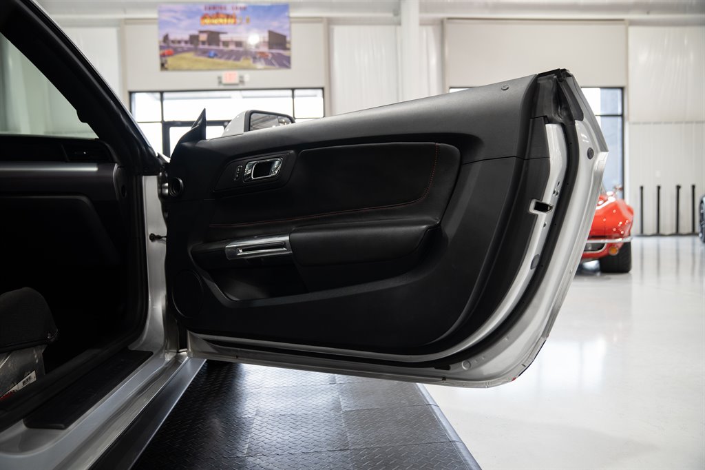 2016 Ford Mustang 68