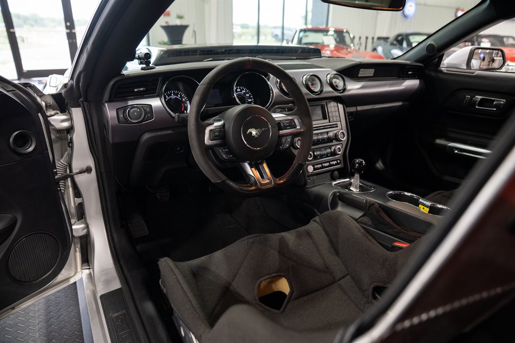 2016 Ford Mustang 47