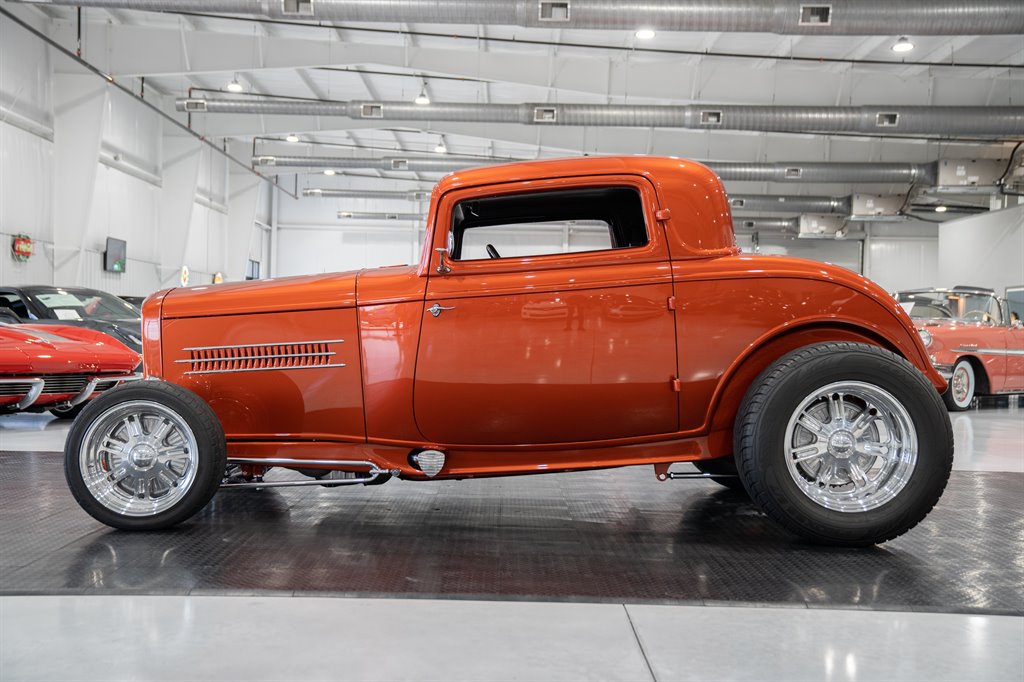 1932 Ford 3-Window Coupe 3