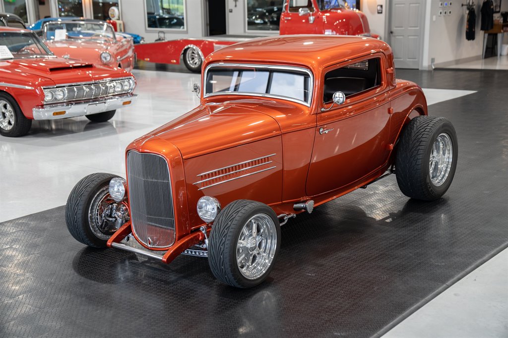 1932 Ford 3-Window Coupe 2