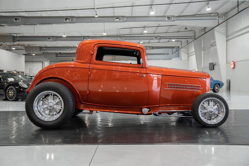 1932 Ford 3-Window Coupe 11