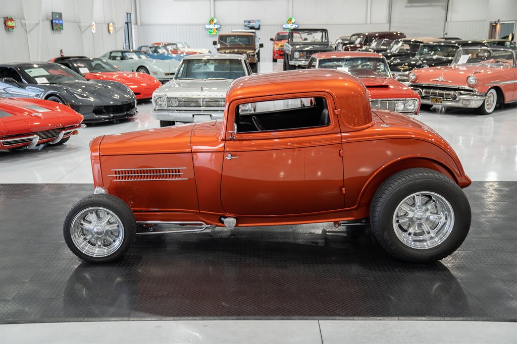 1932 Ford 3-Window Coupe 4