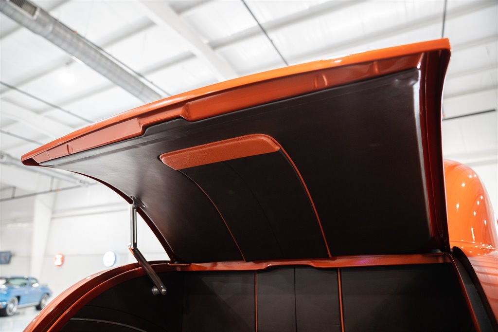 1932 Ford 3-Window Coupe 64