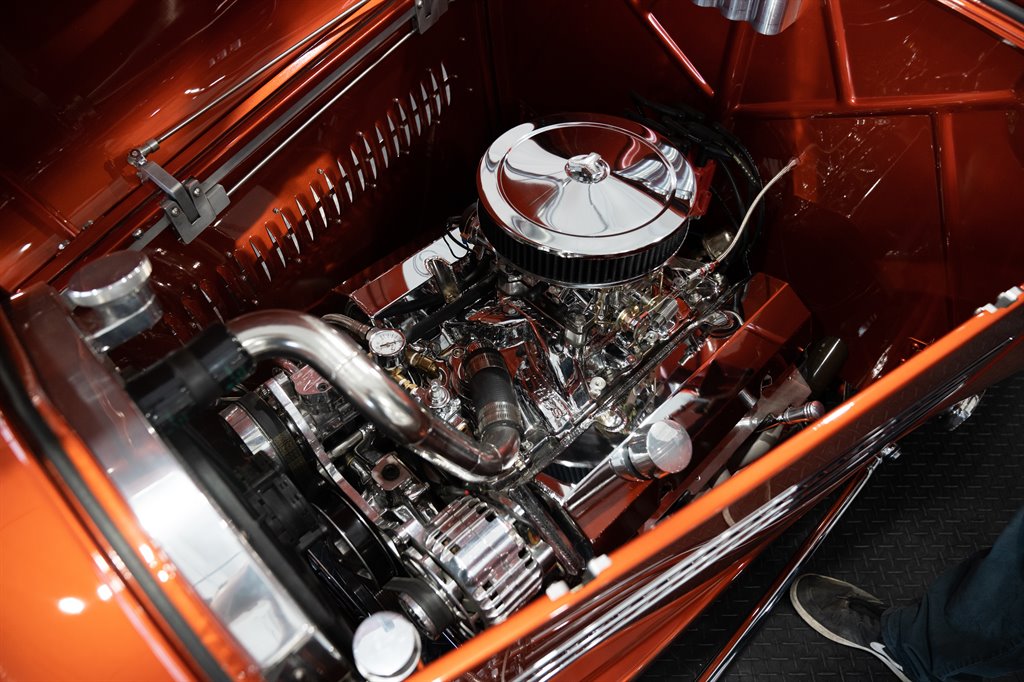 1932 Ford 3-Window Coupe 65