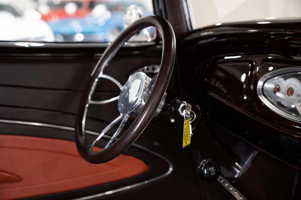 1932 Ford 3-Window Coupe 46