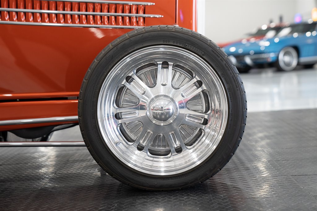 1932 Ford 3-Window Coupe 38