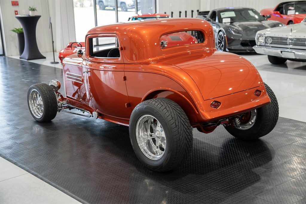 1932 Ford 3-Window Coupe 6