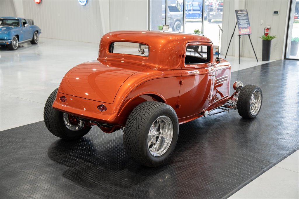1932 Ford 3-Window Coupe 10
