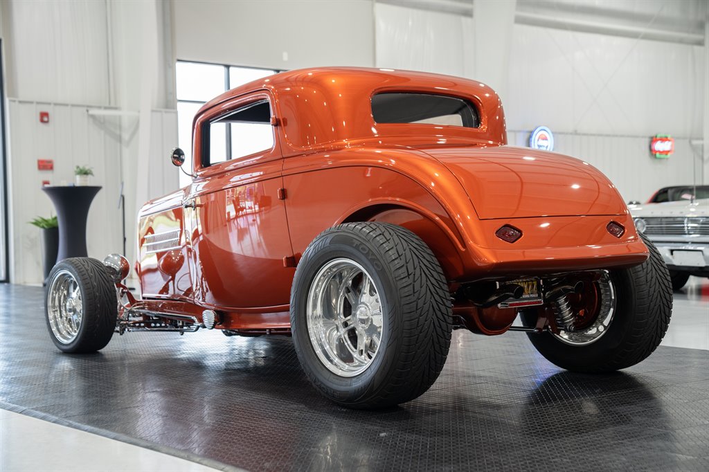 1932 Ford 3-Window Coupe 5