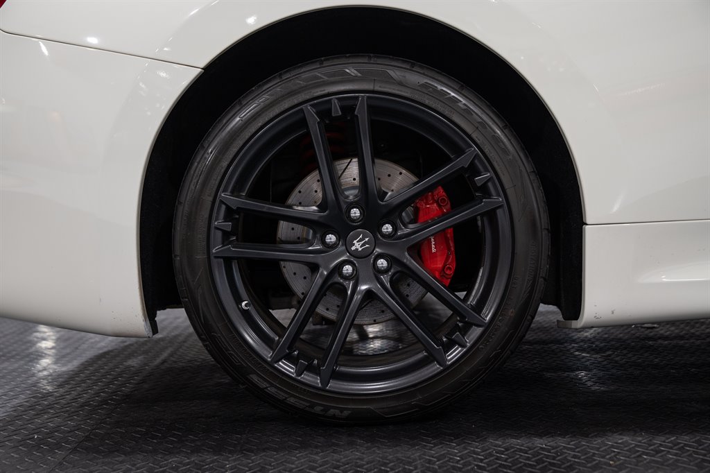 2012 Maserati Granturismo 34