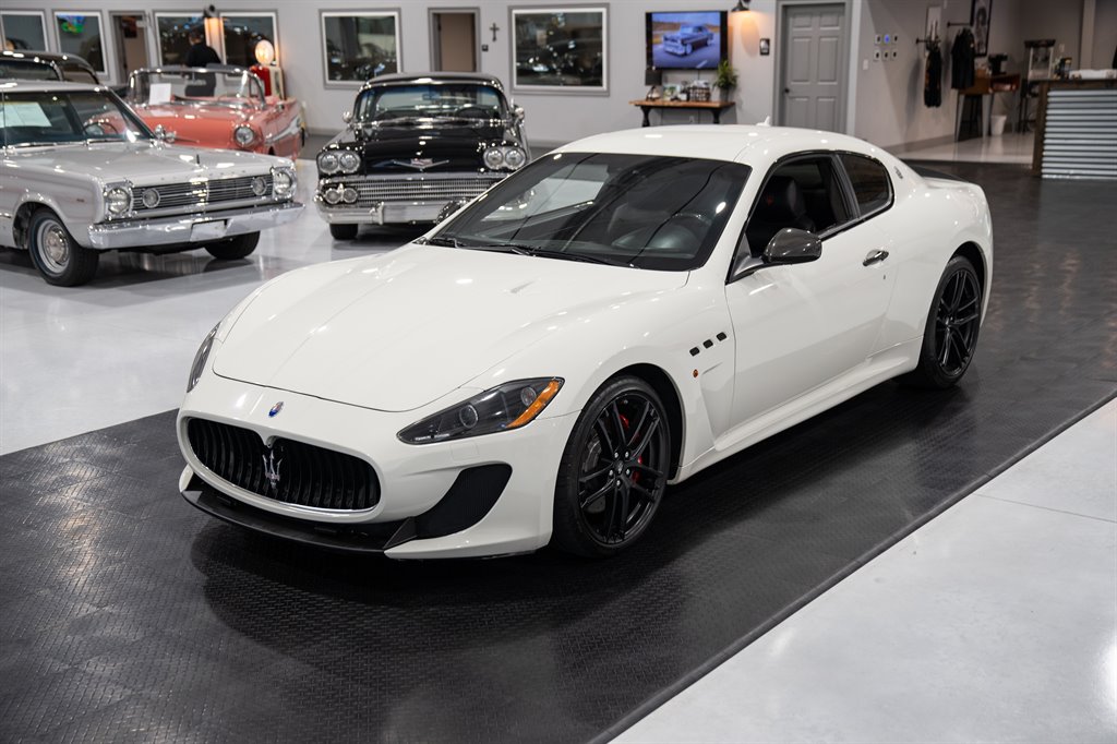 2012 Maserati Granturismo 2