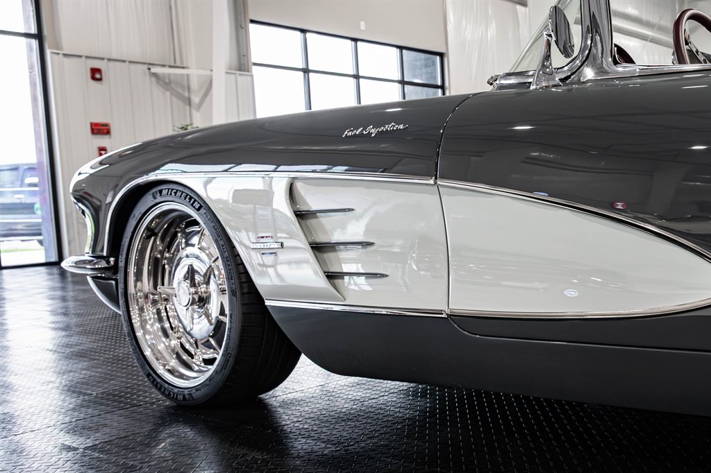 1961 Chevrolet Corvette 27