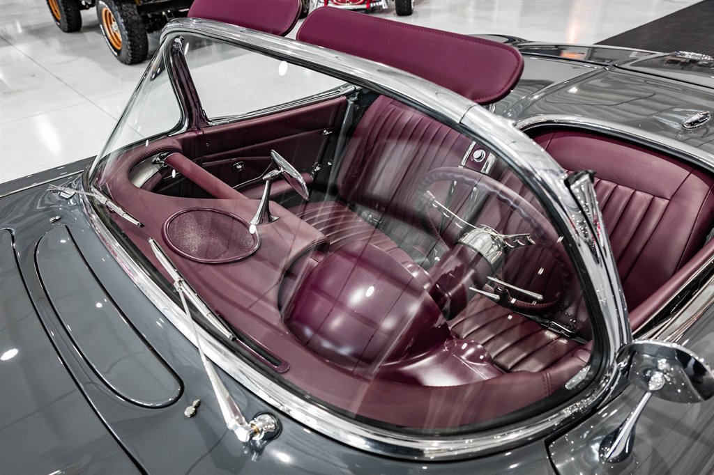 1961 Chevrolet Corvette 33