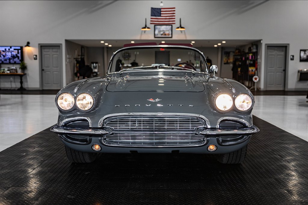 1961 Chevrolet Corvette 21
