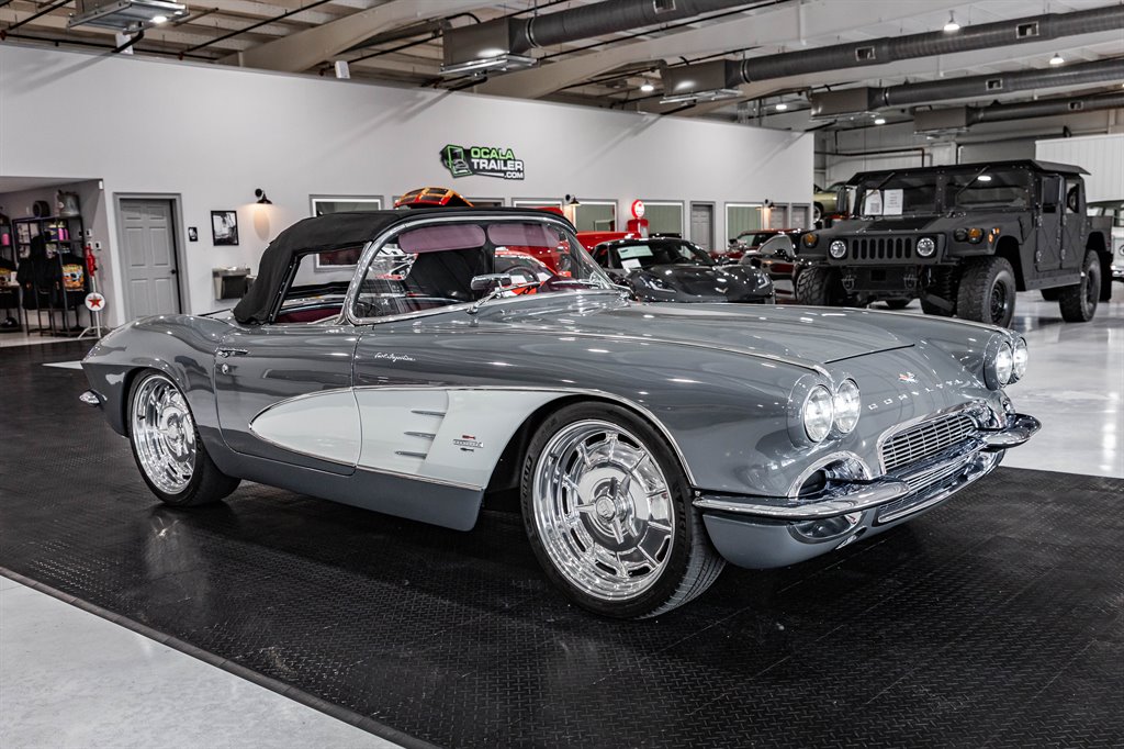 1961 Chevrolet Corvette 18