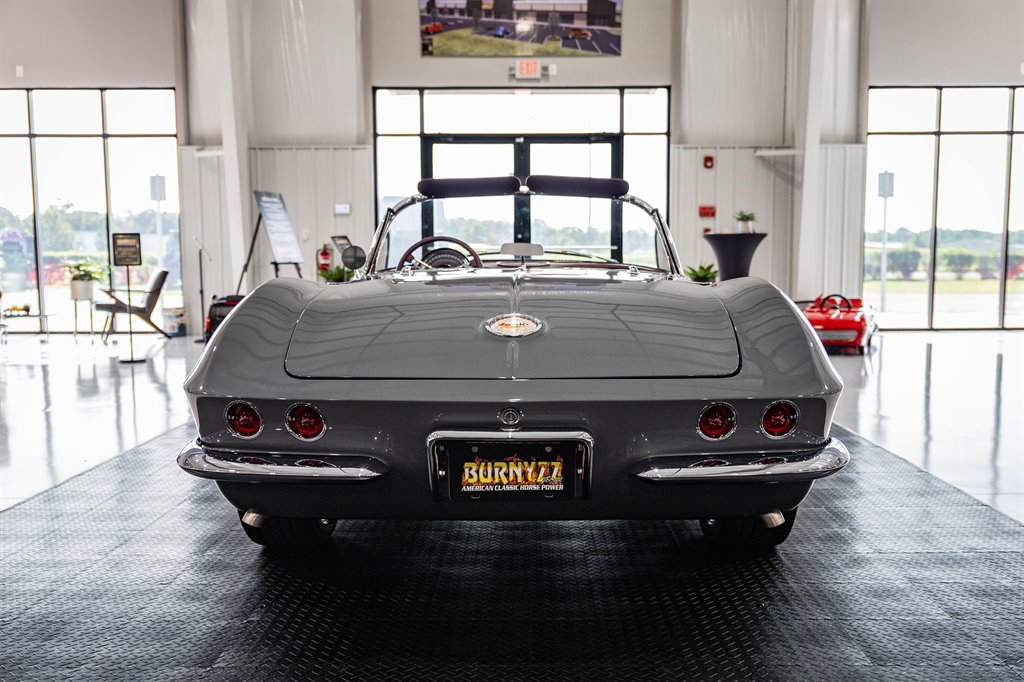 1961 Chevrolet Corvette 10