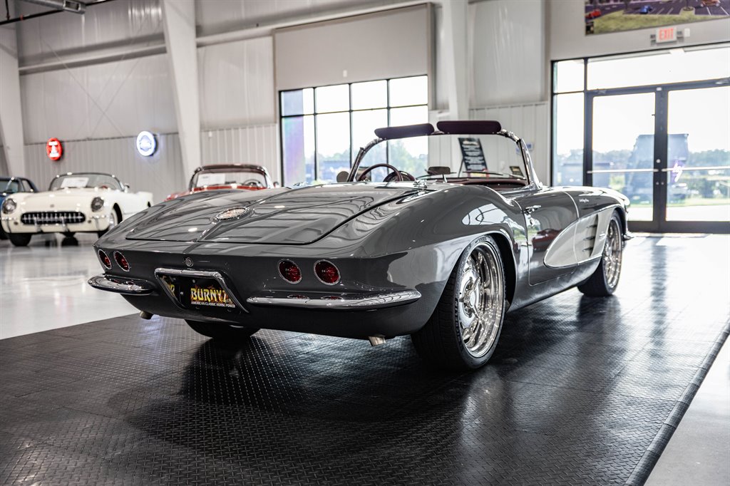 1961 Chevrolet Corvette 14