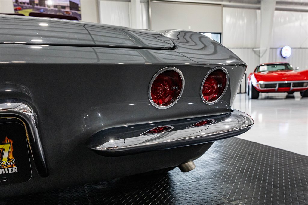 1961 Chevrolet Corvette 39