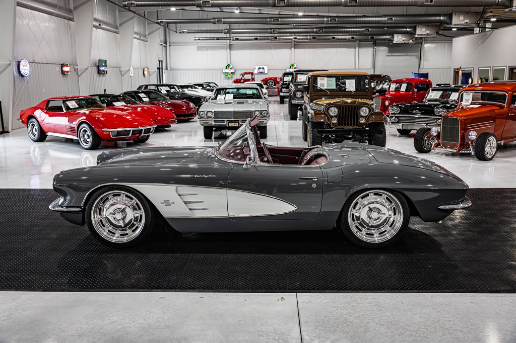 1961 Chevrolet Corvette 5