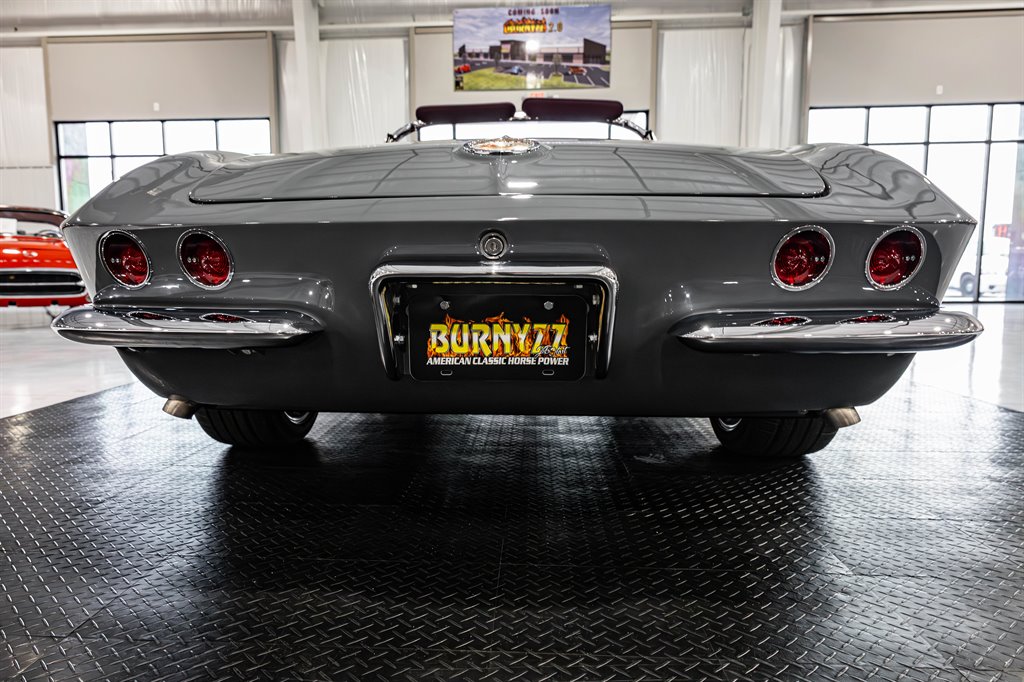 1961 Chevrolet Corvette 38