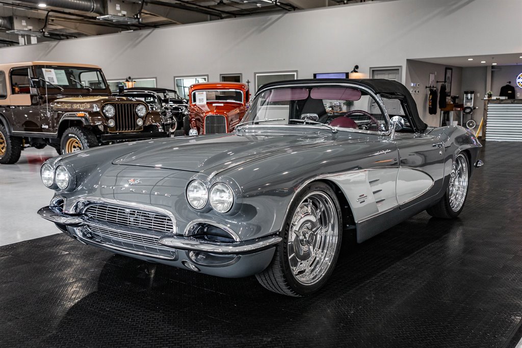 1961 Chevrolet Corvette 2