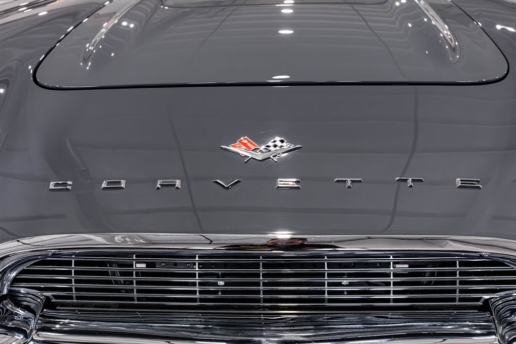 1961 Chevrolet Corvette 25