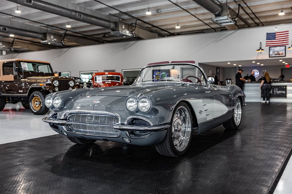 1961 Chevrolet Corvette 1