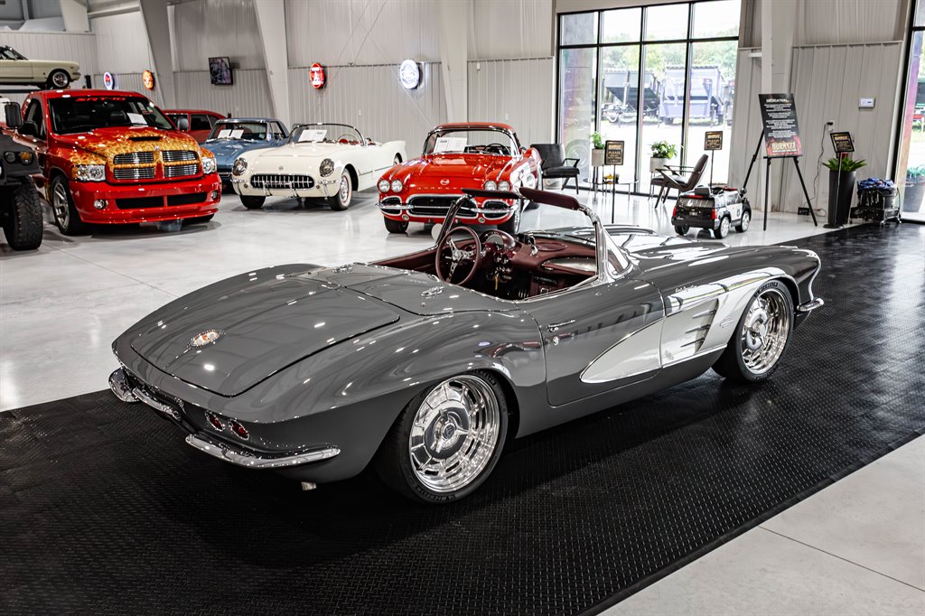1961 Chevrolet Corvette 13