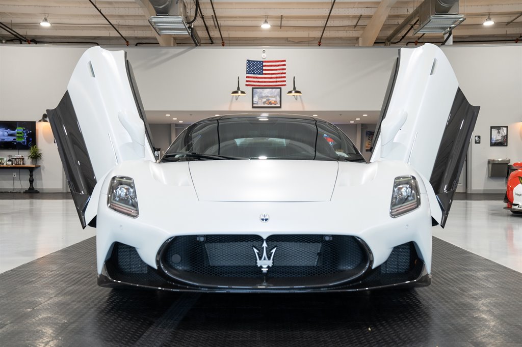 2022 Maserati MC20 17