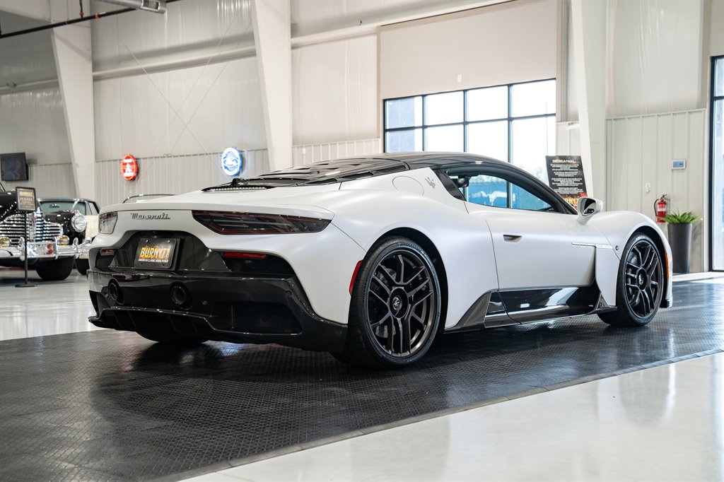 2022 Maserati MC20 11