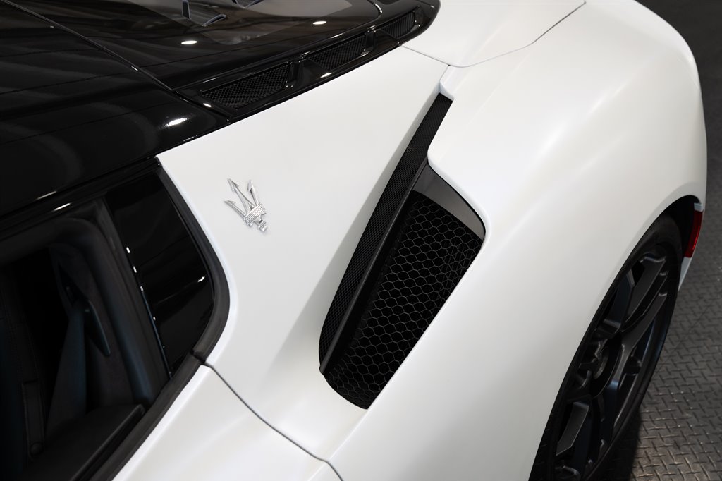 2022 Maserati MC20 38