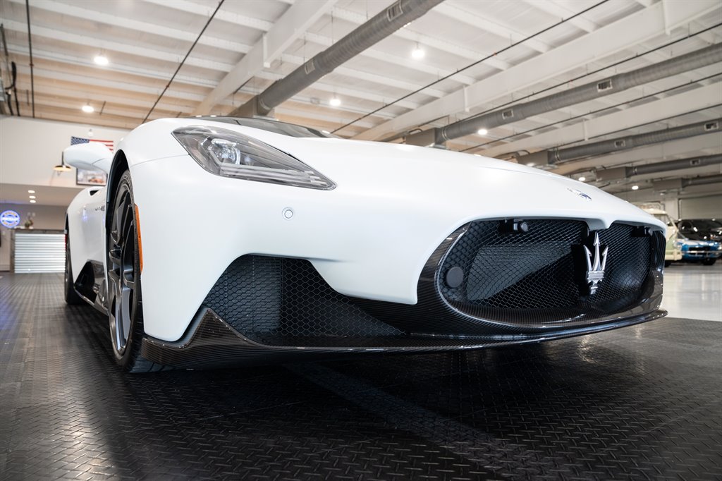 2022 Maserati MC20 19