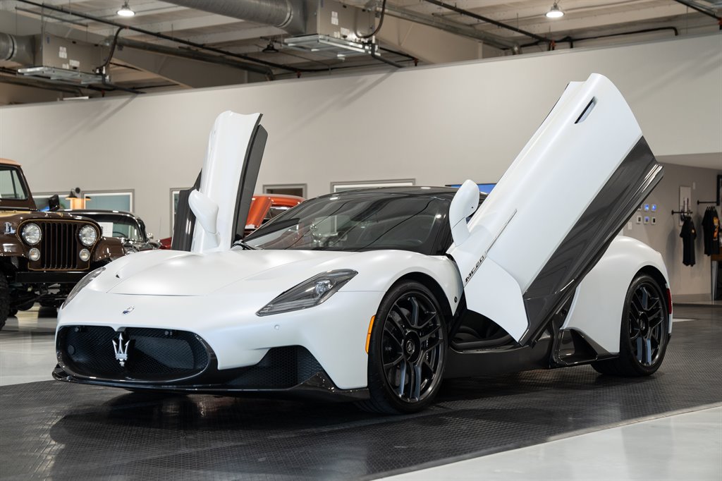 2022 Maserati MC20 3