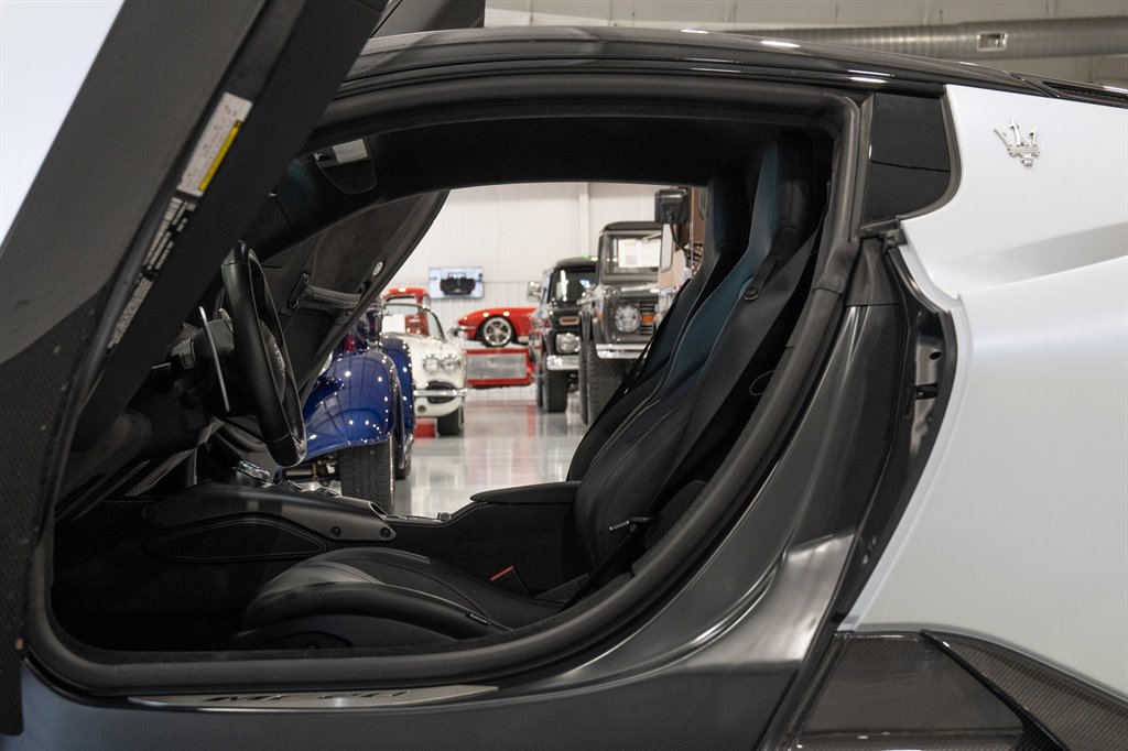 2022 Maserati MC20 53