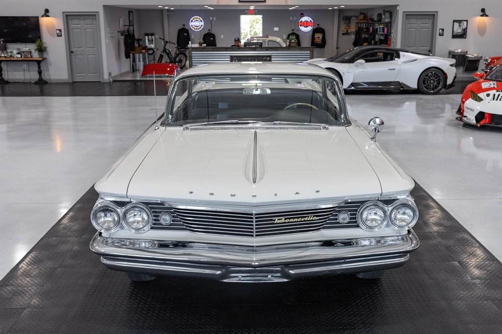 1960 Pontiac Bonneville 16