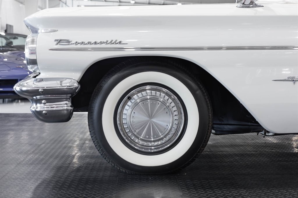 1960 Pontiac Bonneville 33