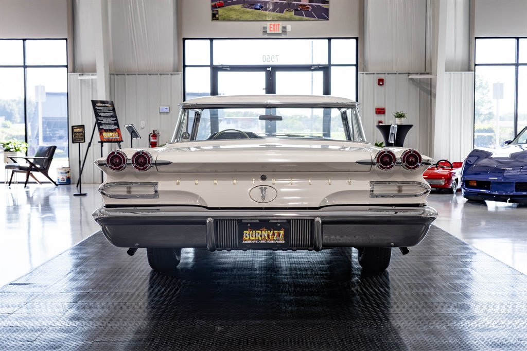 1960 Pontiac Bonneville 6